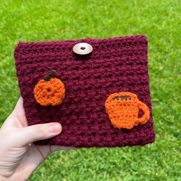 Handmade Pumpkin Spice Burgundy Crochet Bag‎ - Picture 4 of 7